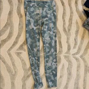 Athleta girl green camo leggings, size xl